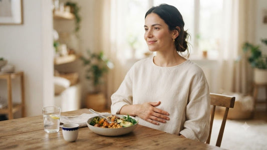 Rustig aan tafel na het eten, buikpijn na het eten voorkomen